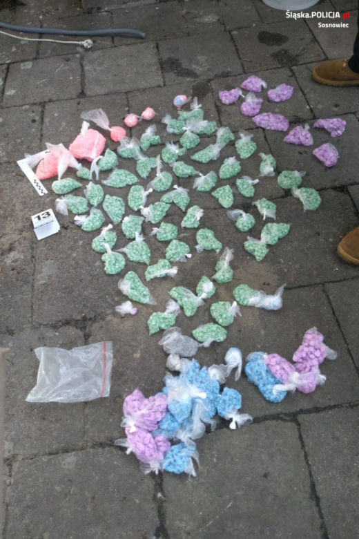 Sosnowiec. Policjanci przejęli mnóstwo narkotyków! Są warte krocie [ZDJĘCIA]