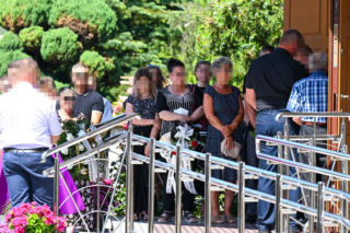 Bicie dzwonów nie zagłuszyło rozpaczy. Tłumy pożegnały Amelkę i jej mamę
