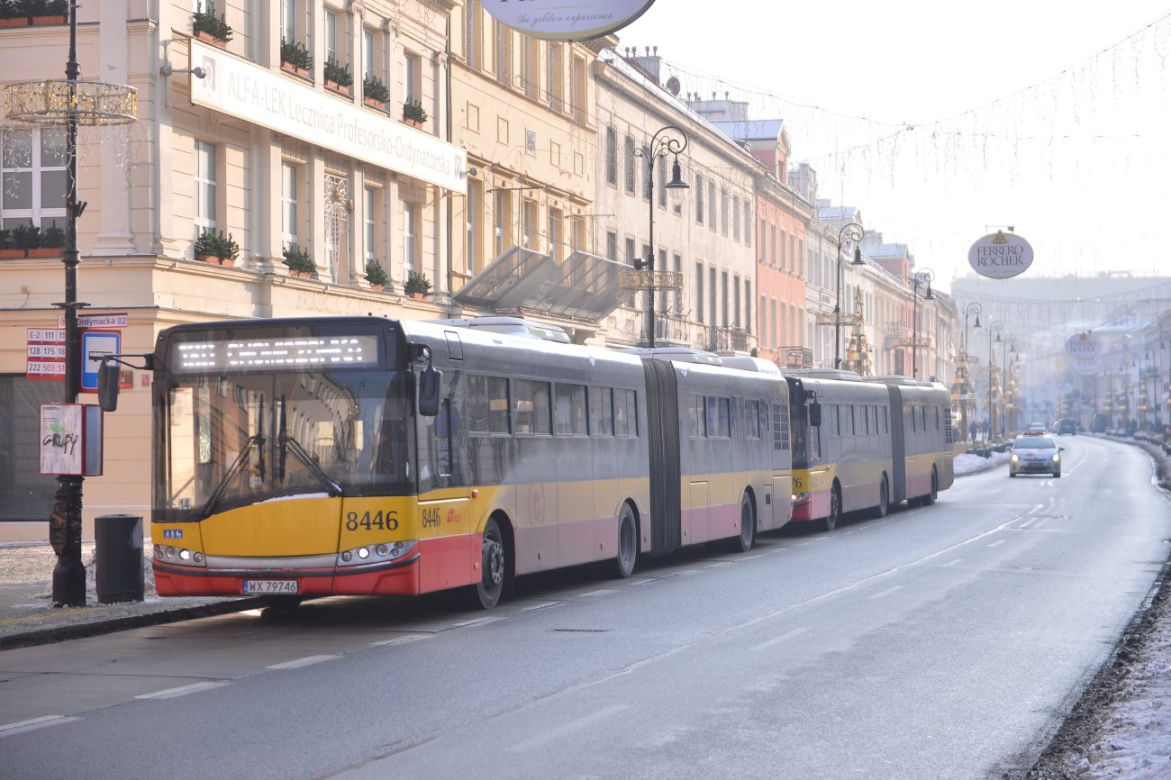 Wożą pasażerów brudasami