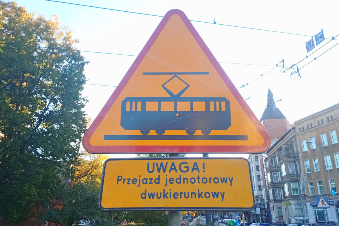 Utrudnienia na placu Zwycięstwa i Bramie Portowej
