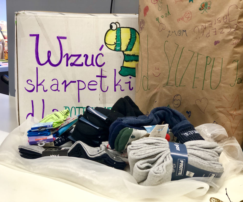 Zamiast ubrań i słodyczy... podziel się skarpetkami!