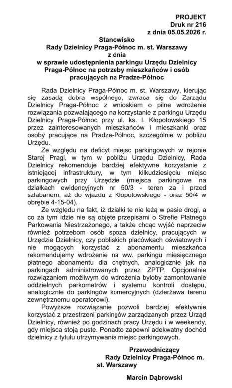 Radny chce oddać mieszkańcom parking przed urzędem dzielnicy. „Więcej szkody niż pożytku”