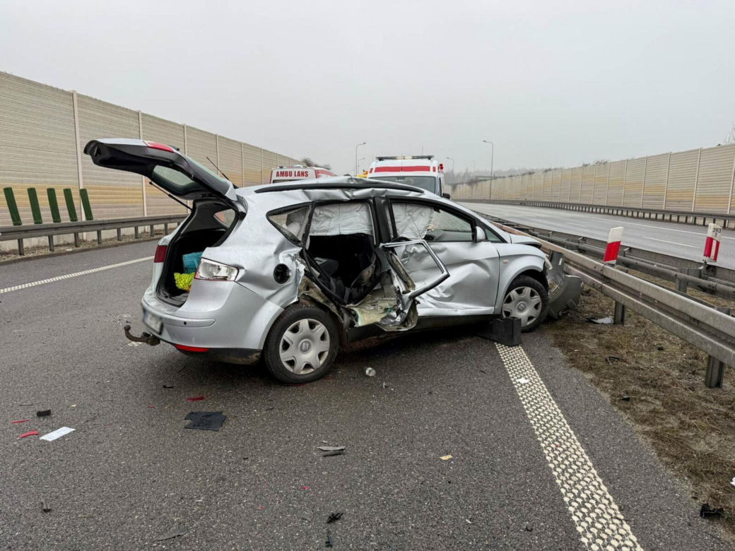 Koszmar na S8: Karambol z udziałem 9 aut. Ranni, w tym dzieci