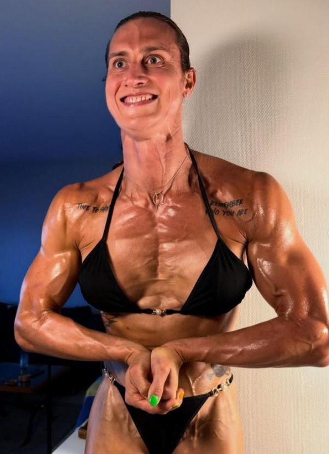 Julie Tetart, transpłciowa koszykarka