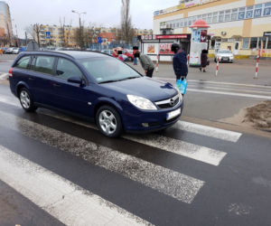 Potrącenie na ul. Dziewulskiego w Toruniu - 81-letnia kobieta w szpitalu