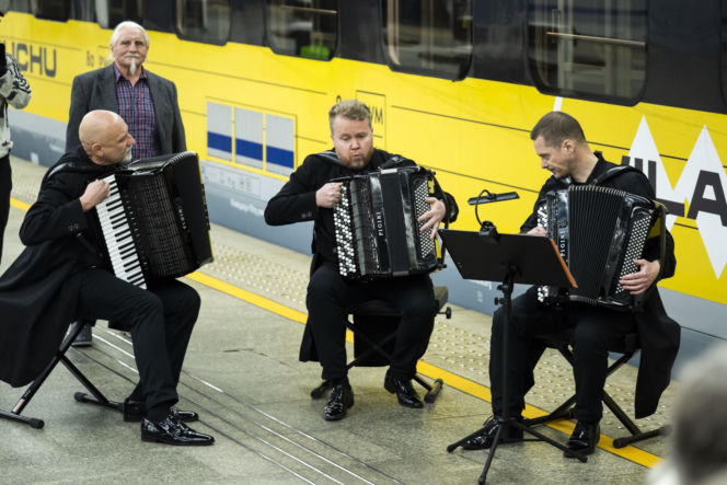 Minister kultury ruszyła na świąteczne zakupy