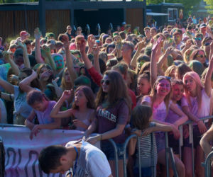Lublin: Festiwal Kolorów 2018. Kolory Holi wystrzeliły w powietrze!