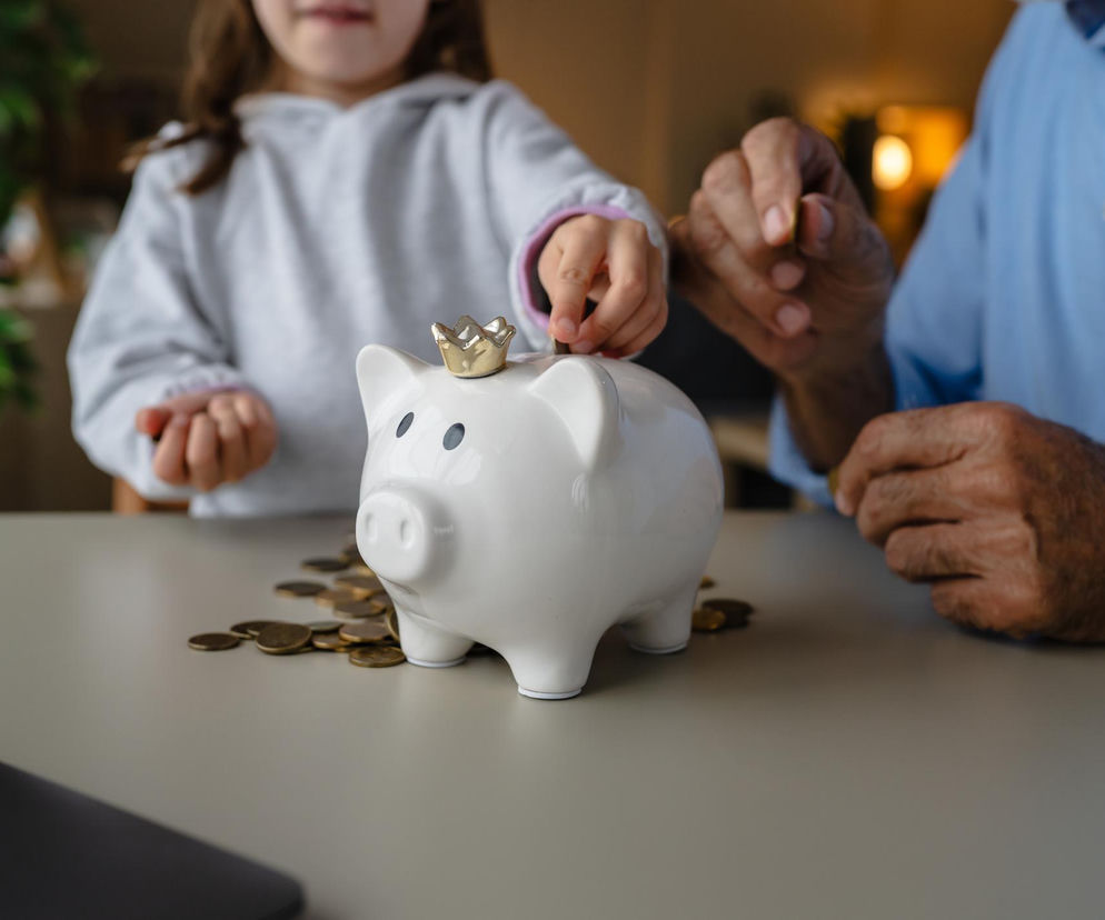 Jak nauczyć dziecko oszczędzania? Pozwól mu... wydawać pieniądze