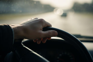 65-latek stracił prawo jazdy. Jak jeden manewr zmienił jego życie?