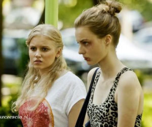 Barwy szczęścia odc. 1028. Ksenia (Nadia Kurzelewska), Zuza (Izabela Januszko)