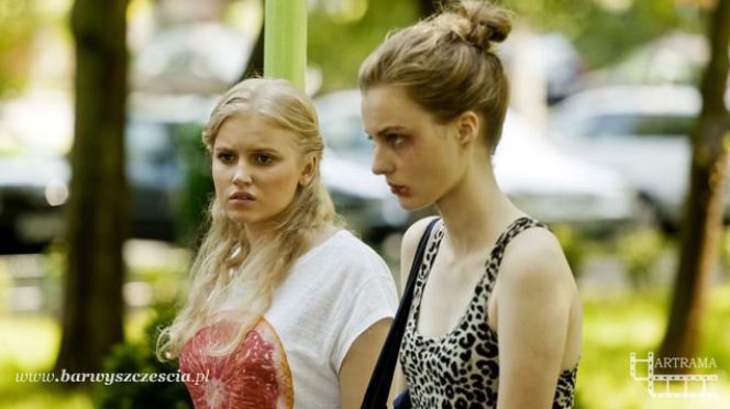 Barwy szczęścia odc. 1028. Ksenia (Nadia Kurzelewska), Zuza (Izabela Januszko)