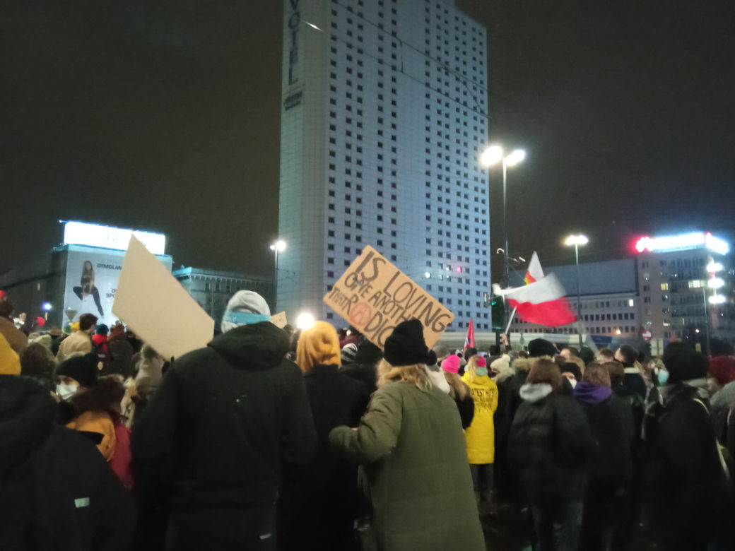 Strajk Kobiet w Warszawie. Takie transparenty mieli ze sobą protestujący (29.01.2021)