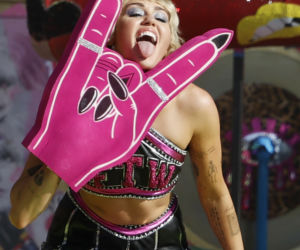 Miley Cyrus na Super Bowl 2021
