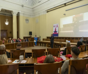 Różowy Pałac z Wąsem. Czyli prawdy i mity o raku bez strachu w Pałacu Kultury 