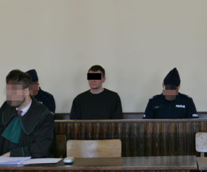 Skatował kolegę nożycami. Prokurator chce kilkudziesięciu lat więzienia. „To człowiek zdemoralizowany”