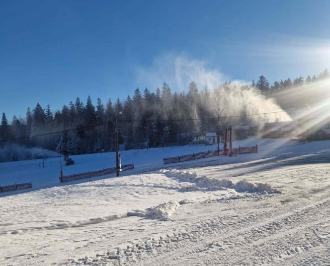 Sezon narciarski w Beskidach. Stoki są naśnieżane