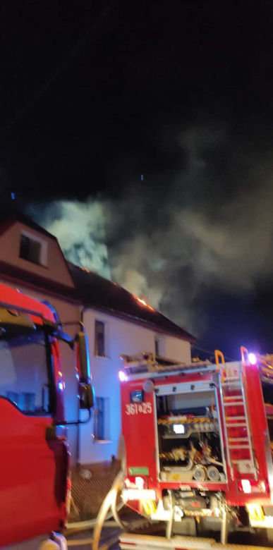 Pożar domu wielorodzinnego w Tarnowie! Jedenaście osób ewakuowanych