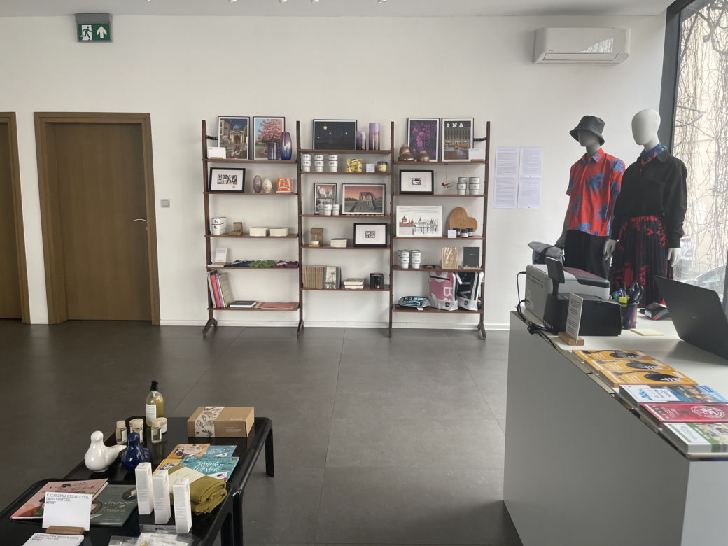 Absurdalne ceny w sklepie miejskim Kraków Story? Sprawdziliśmy, jak jest naprawdę