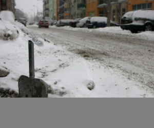 Zima nie odpuszcza! Synie śnieg, wraca mróz