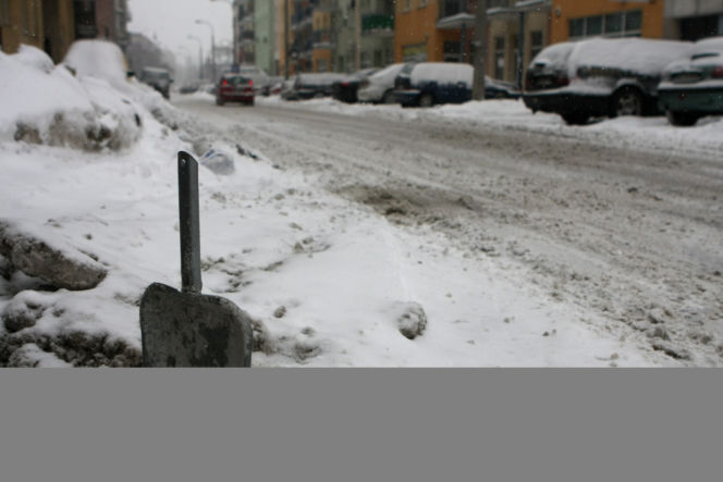 Zima nie odpuszcza! Synie śnieg, wraca mróz