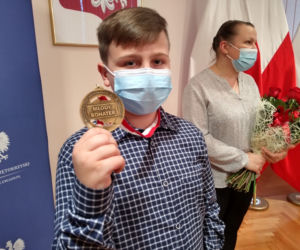 Chłopak wzorowo zareagował i uratował życie. Oto kolejny świętokrzyski Młody Bohater