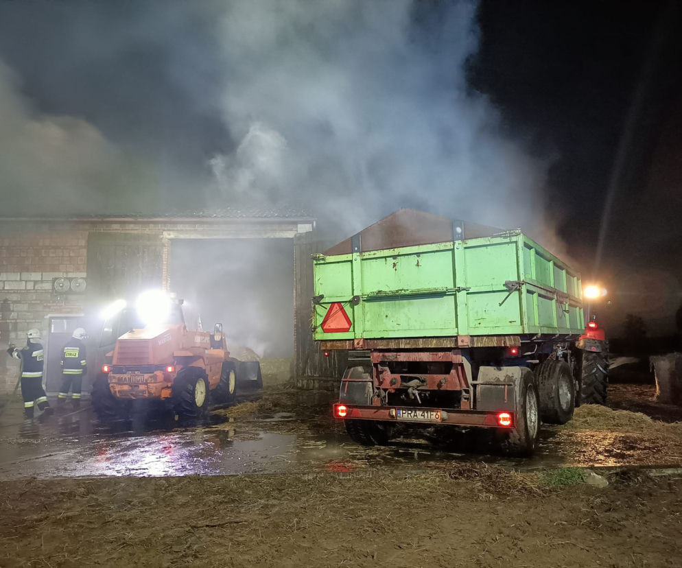 Pożar obory pod Rawiczem. Jedna osoba poszkodowana. Ewakuowano zwierzęta!