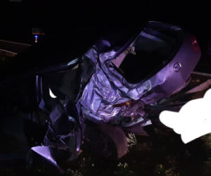 Zmasakrowane auto pod Płockiem! Umierał na ich oczach, ale nie poddali się (ZDJĘCIA]