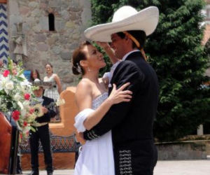 Nieposkromiona miłość (Amor bravio). Ślub Camili (Silvia Navarro) i Daniela (Cristian de la Fuente)