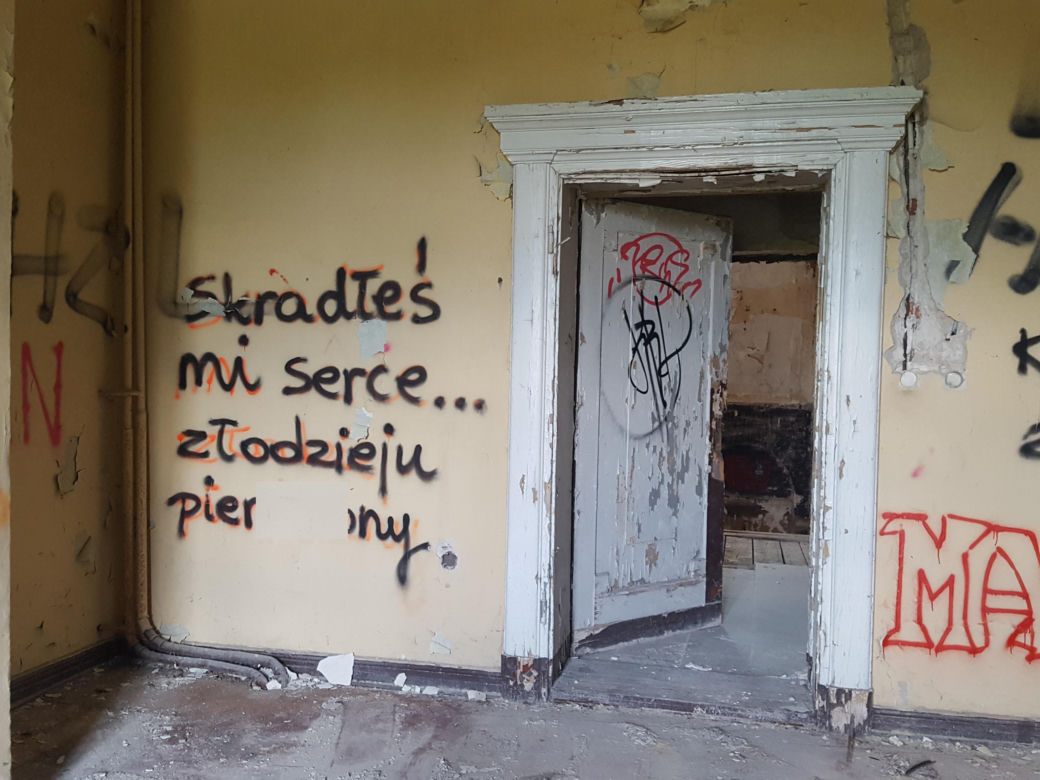 Pałac w Bełczu Wielkim przed odbudową