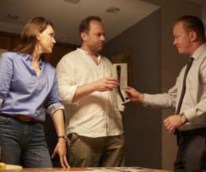Osaczony odc. 1. Michał Górski (Leszek Lichota), komisarz Marek Kron (Eryk Lubos), Anita (Ilona Ostrowska)