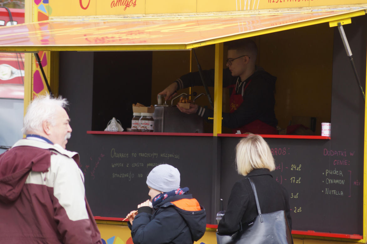 Knajpy na kółkach zaparkowały w Bydgoszczy. Za nami kolejne spotkanie z food truckami [ZDJĘCIA]