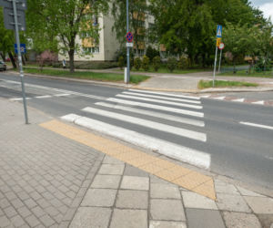 Ułatwienia dla pieszych na Bielanach