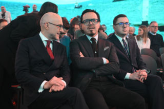 1013 zł dla każdego Polaka od Orlenu