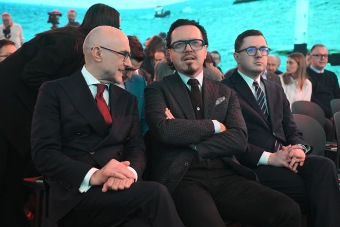 1013 zł dla każdego Polaka od Orlenu