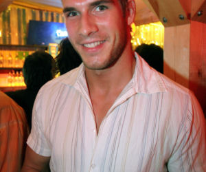 Piotr Adamski zasłynął jako polski hydraulik. Dziś jest modelem plus size!