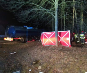 KOSZMARNE zderzenie audi z ciężarówką w Kopkach! 17-latka zginęła na miejscu 
