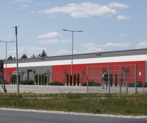 Koronawirus zamknął fabrykę mebli