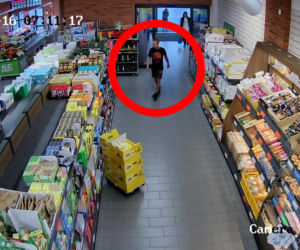 Wtargnęli do ALDI i ukradli kawę za 1000 zł. Szuka ich policja z Torunia