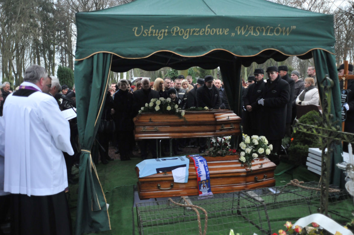 Pogrzeb ofiar w Kamieniu Pomorskim. Małżeństwa Małgorzaty i Ryszarda P. rodziców Julci oraz Ryszarda B.