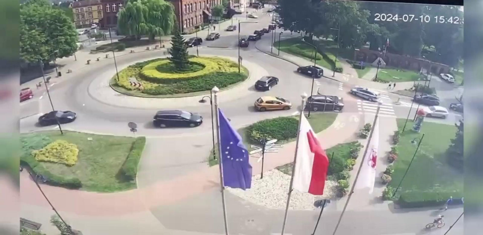 Tczew. Kobieta urodziła dziecko na tylnym siedzeniu. Potrzebna była eskorta [ZDJĘCIA].
