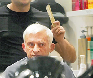 Buzek robi się na bóstwo