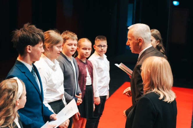 Najzdolniejsi uczniowie odebrali stypendia Prezydenta Miasta Siedlce