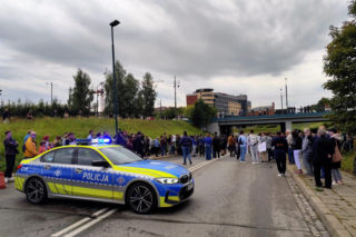 Cichy marsz w Krakowie po tragicznym wypadku. Zginęło młode małżeństwo