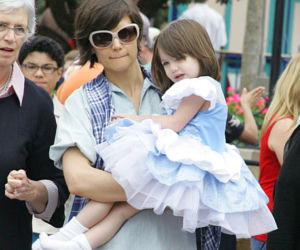 Katie Holmes i Suri