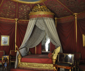 Styl empire, klasycyzm cesarski. Sypialnia Józefiny na zamku Malmaison.