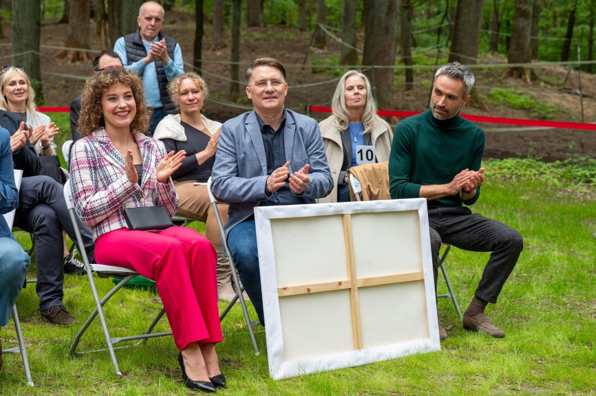 Na sygnale, odcinek 767. Wanda (Anna Lemieszek), doktor Góra (Tomasz Piątkowski), Benio (Hubert Jarczak)