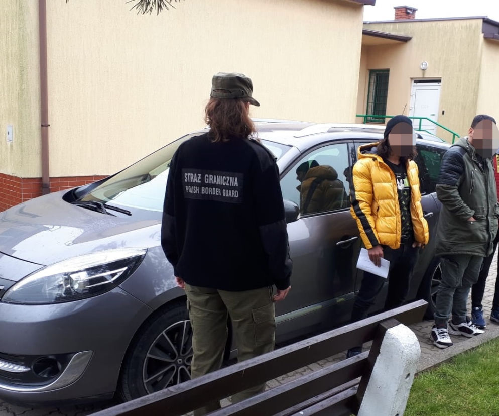 Nielegalni imigranci w mercedesie próbowali dostać się do Polski