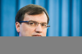 Ziobro do Dudy: wielkość albo groteska