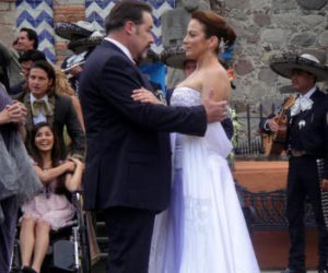Nieposkromiona miłość (Amor bravio). Ślub Camili (Silvia Navarro) i Daniela (Cristian de la Fuente)