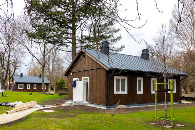 Domki fińskie na Polu Mokotowskim w Warszawie